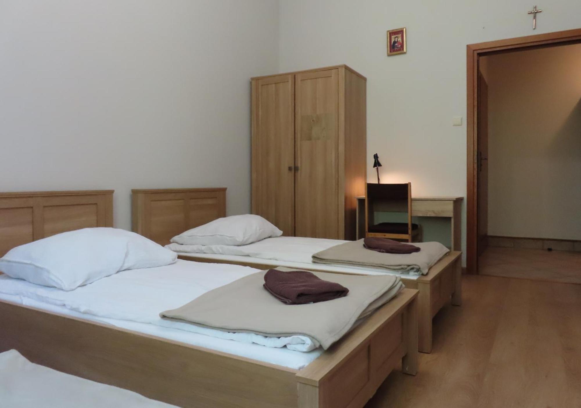 Hotel Dobry Zakatek Dom Rekolekcyjny Konstancin-Jeziorna Exterior foto
