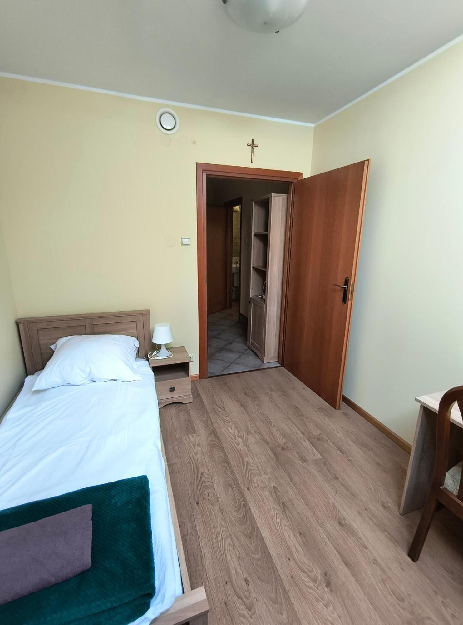Hotel Dobry Zakatek Dom Rekolekcyjny Konstancin-Jeziorna Exterior foto