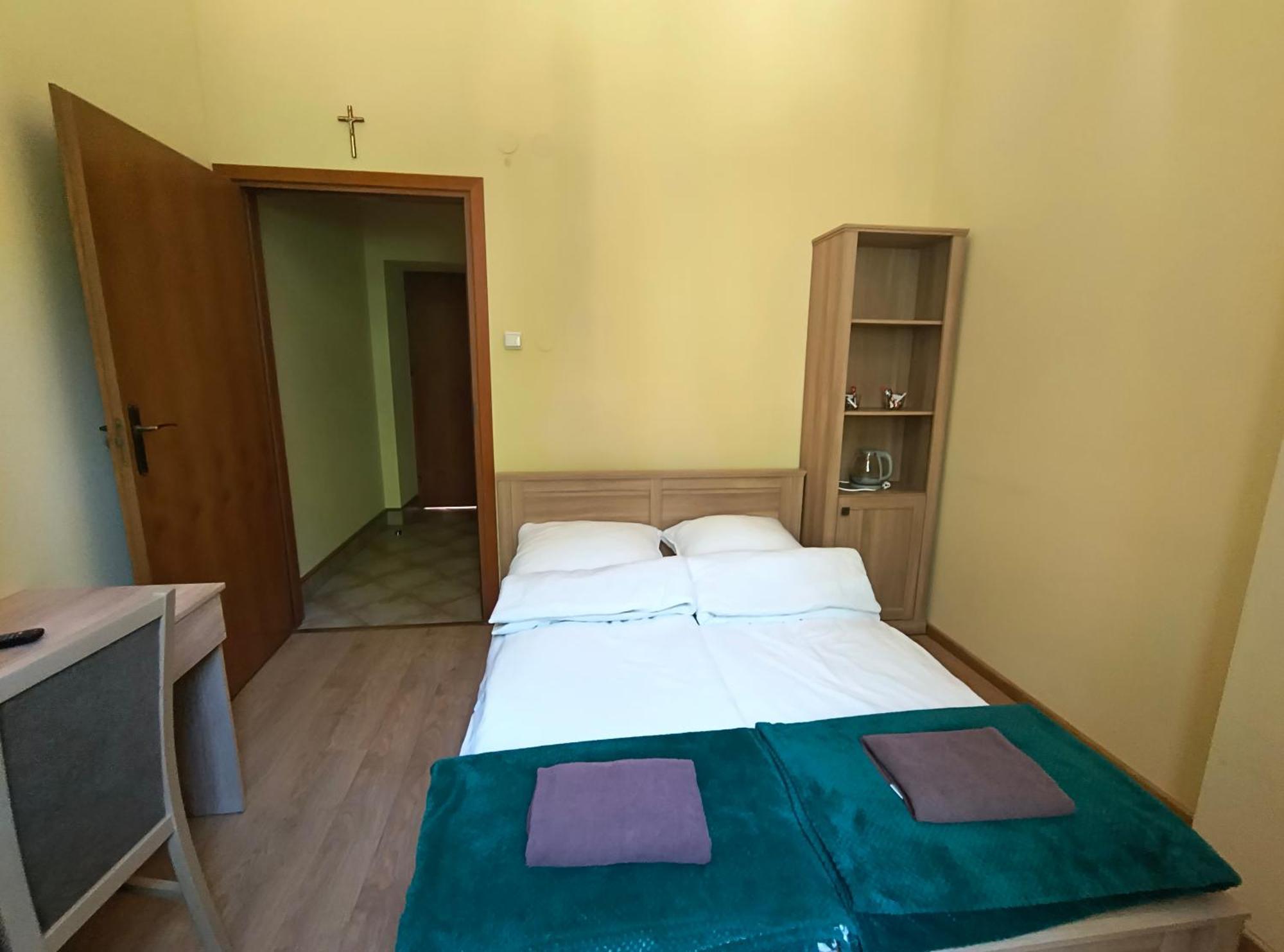 Hotel Dobry Zakatek Dom Rekolekcyjny Konstancin-Jeziorna Exterior foto
